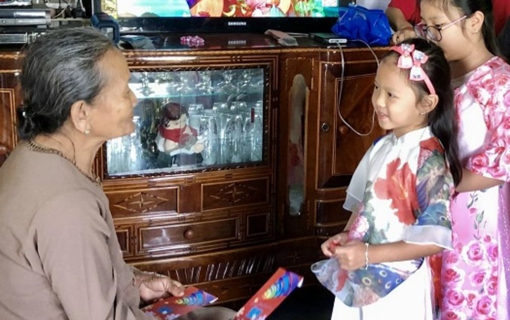 CĐM bức xúc với quan điểm gây tranh cãi: "Chỉ cần lì xì cho người già, trẻ em thì tiêu gì đến tiề