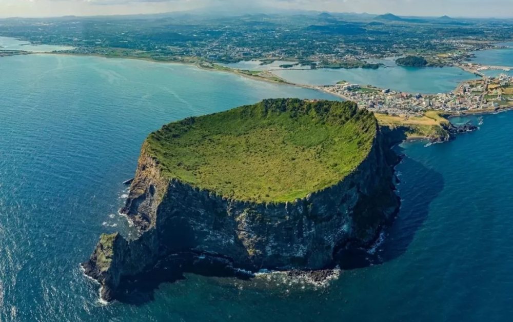 Hòn đảo nổi tiếng Jeju thuộc quốc gia nào?