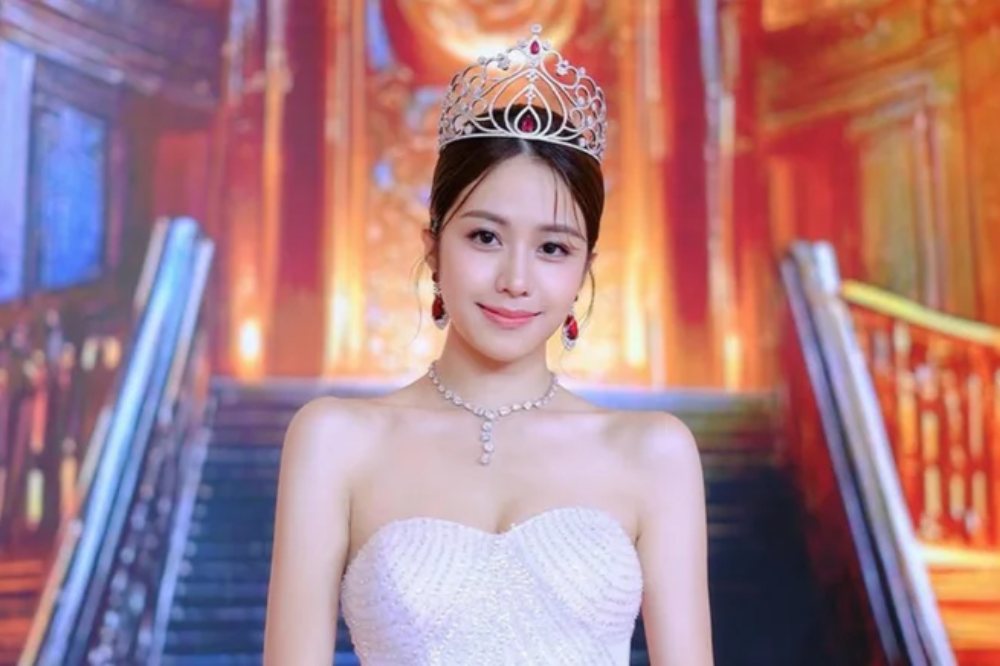 Cựu Hoa hậu đóng phim bị 'ném đá'