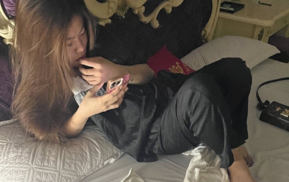 Drama Hà Nội: Anh trai có vợ con rồi còn "abc xyz" vs chị gái còn chụp ảnh làm kỷ niêm