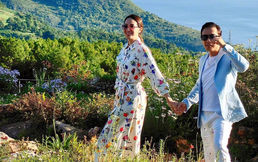 Chân Tử Đan đón sinh nhật bên vợ con